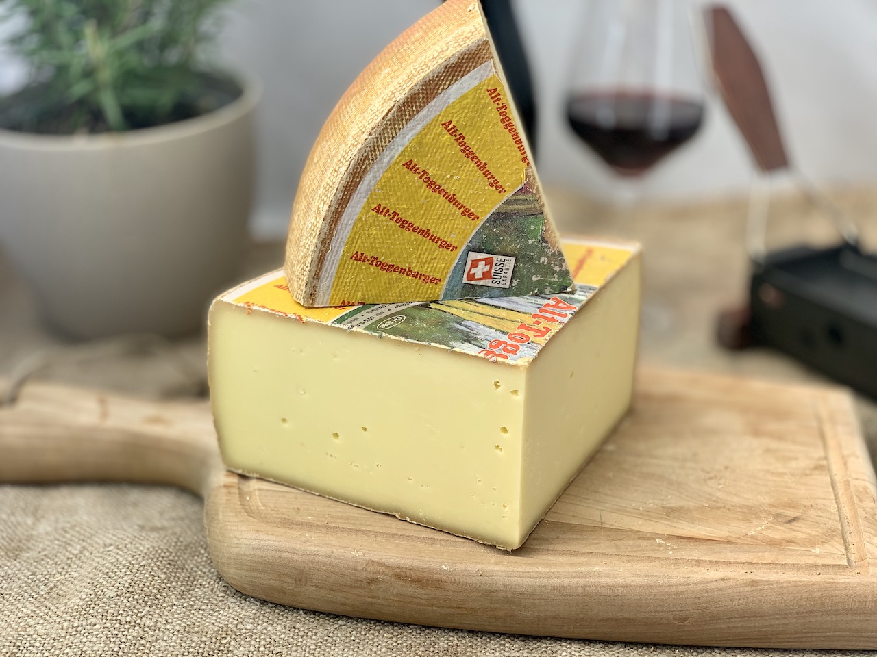 ALT TOGGENBURGER - Schweizer Hartkäse