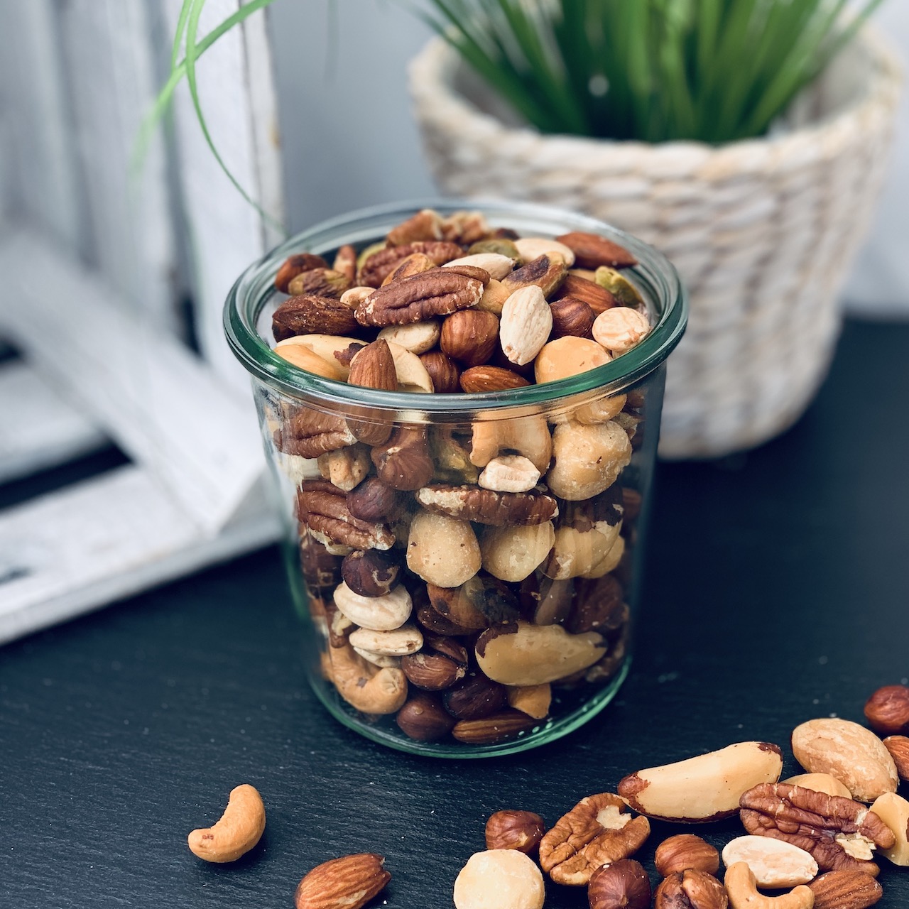 NUSSMIX DELUXE - Handgeröstet für puren Genuss